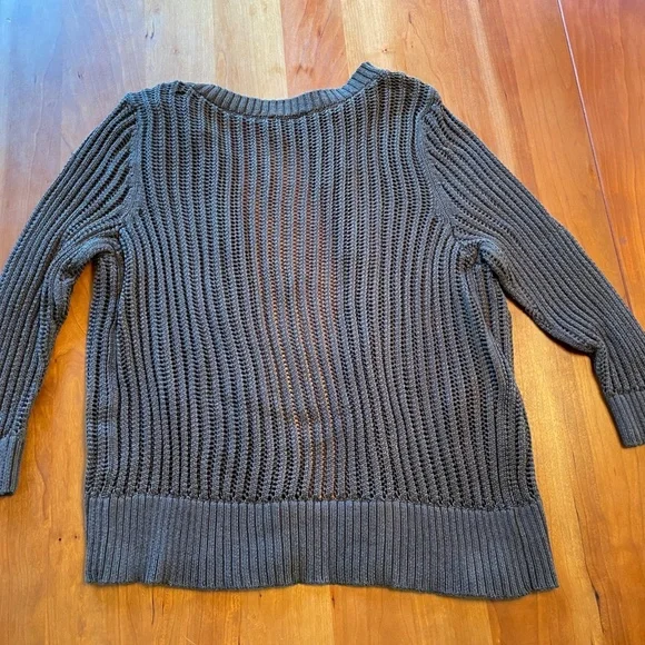 The Limited | Olive Green Cardigan 3/4 sleeves - Picture 3 of 7